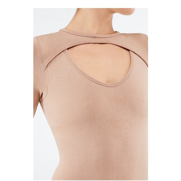 Fabletics Finley Cutout Seamless Desert Nude Beige Bodysuit Size Small - Picture 6 of 12
